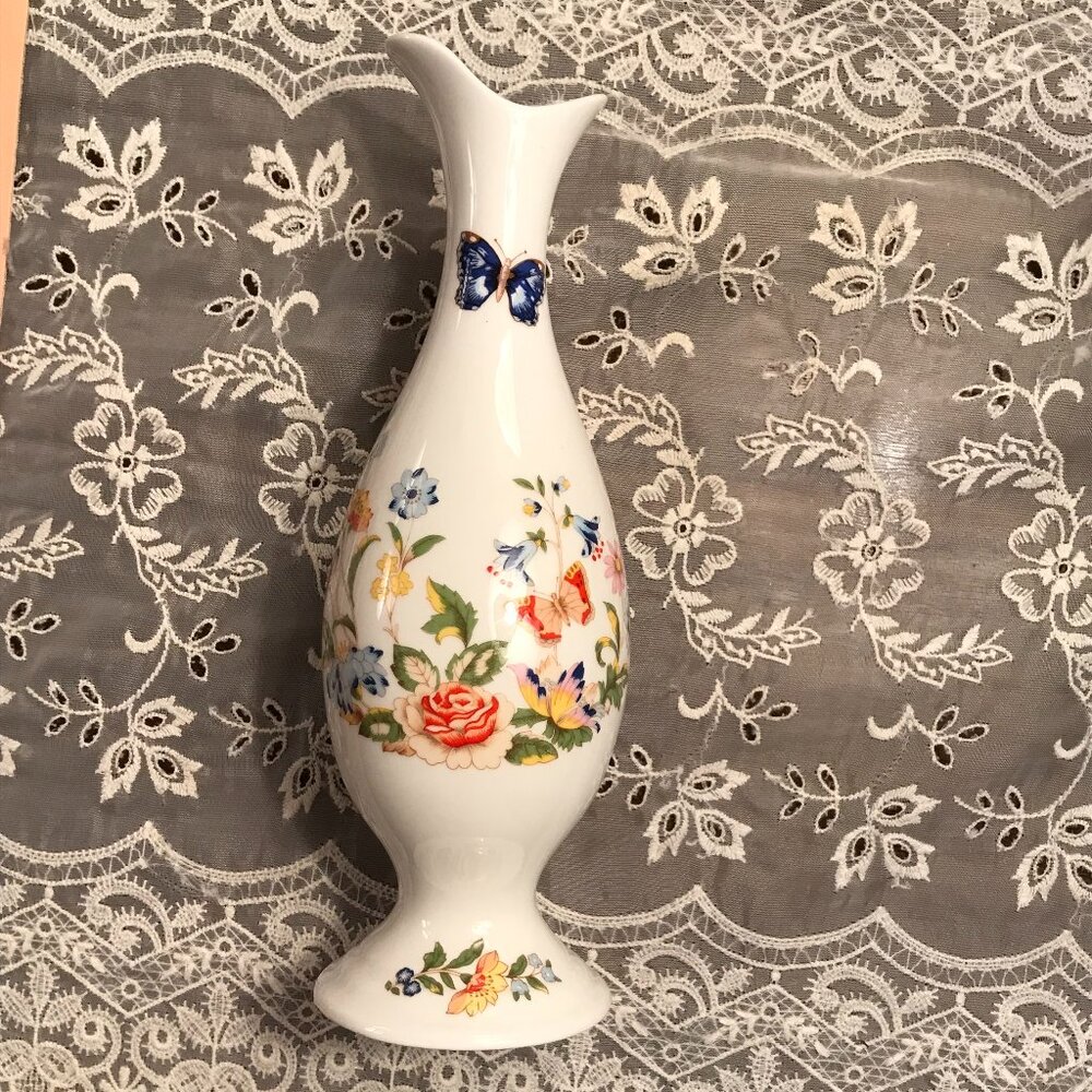 Aynsley English Bone China Bud Vase